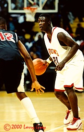 STEVE_MOORE_ON_DA_DRIBBLE.jpg (26005 bytes)