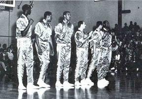 lakers.jpg (28340 bytes)
